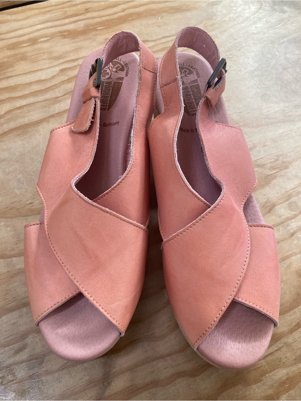 WORISHOFER Coral Pink Leather Platform Sandals